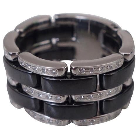 bague ultra chanel prix|Chanel Ultra : des bagues et des colliers en noir et blanc .